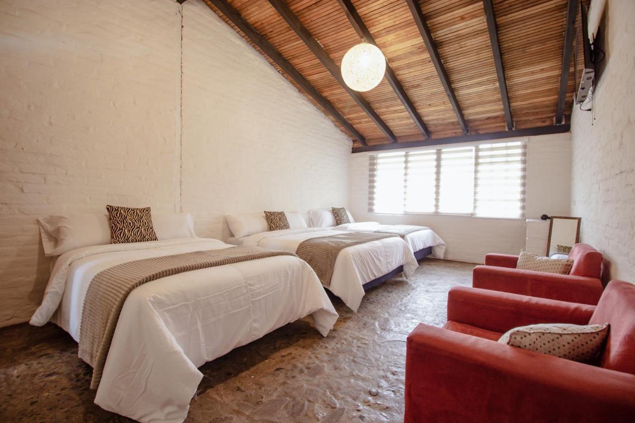 バーニョス Rustic Quinta La Aurora Bed & Breakfast エクステリア 写真