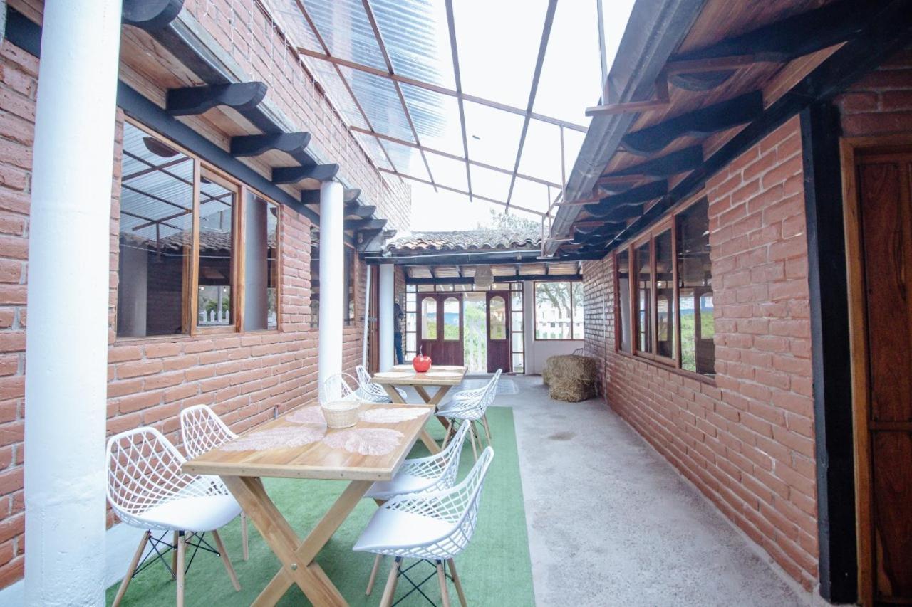 バーニョス Rustic Quinta La Aurora Bed & Breakfast エクステリア 写真