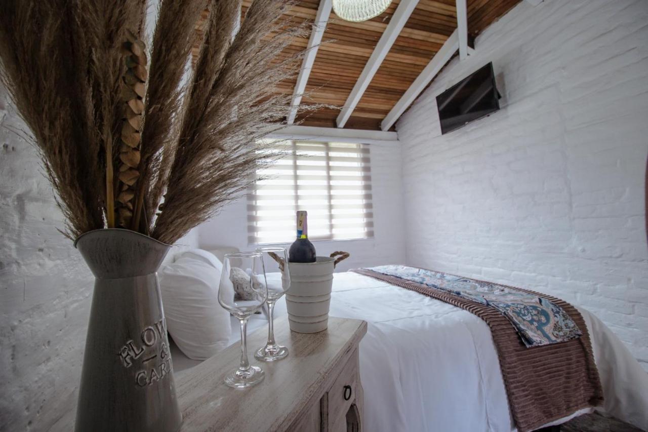 バーニョス Rustic Quinta La Aurora Bed & Breakfast エクステリア 写真