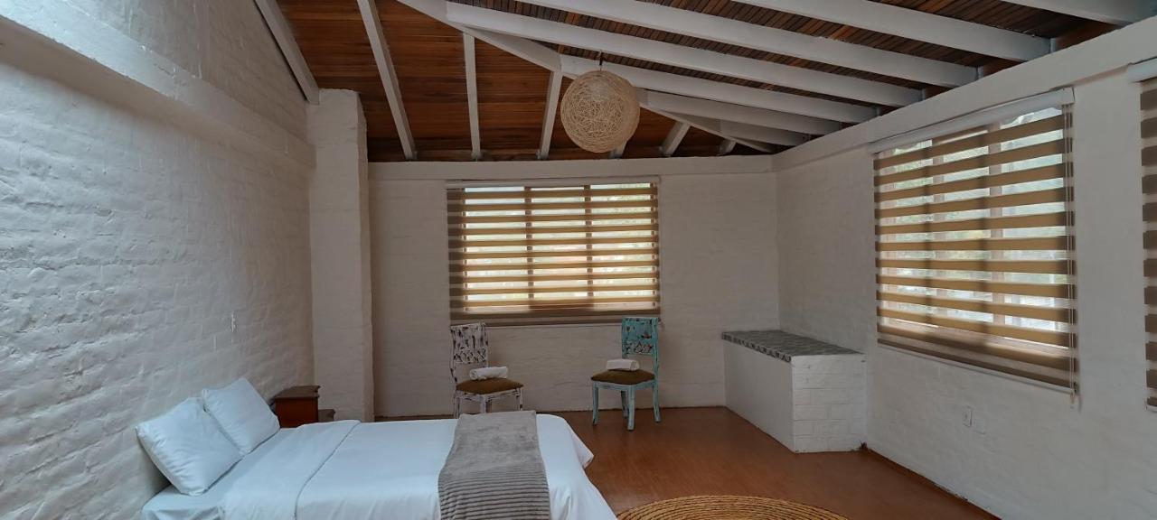 バーニョス Rustic Quinta La Aurora Bed & Breakfast エクステリア 写真