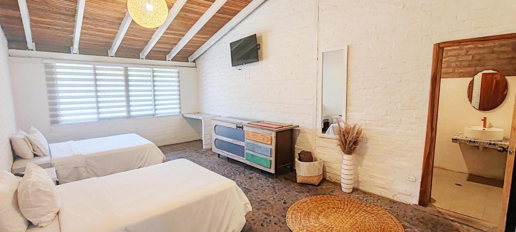 バーニョス Rustic Quinta La Aurora Bed & Breakfast エクステリア 写真