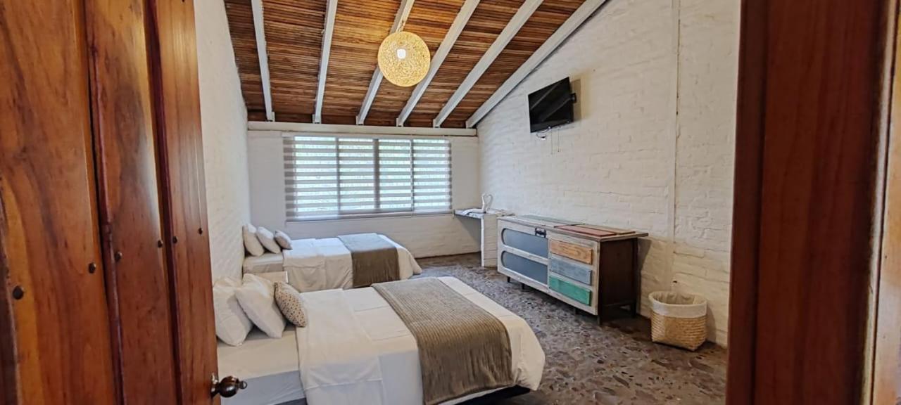 バーニョス Rustic Quinta La Aurora Bed & Breakfast エクステリア 写真